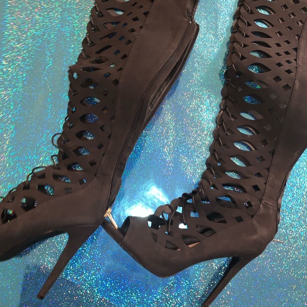 🎉💙Black Caged Boots (WORN ONCE) 💙💙🎉
